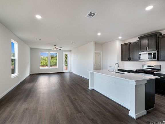 3rd image of 6063 Calgary Park