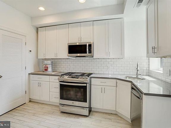 5th image of 1824 W Girard Ave Floor 3