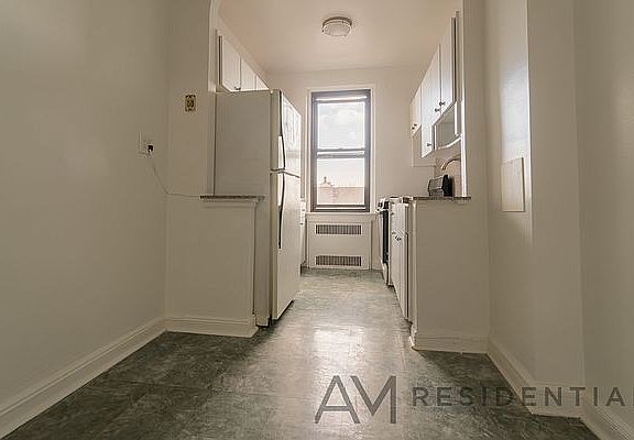 4th image of 2147 E 17th St APT 5
