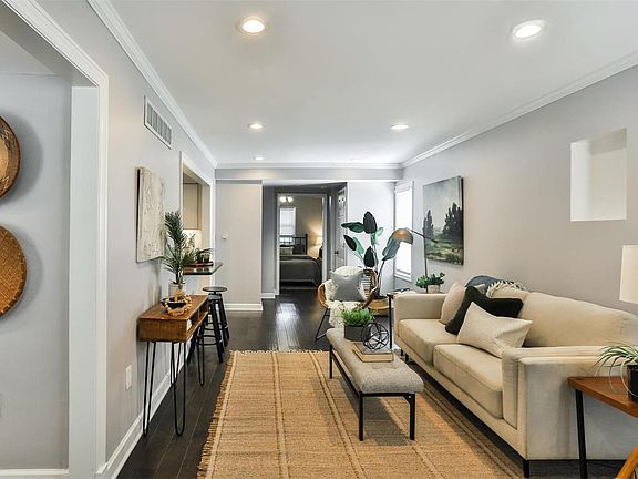 5th image of 8743 Brentwood Pl