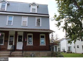 231 Fairview Rd, Crum Lynne, PA 19022