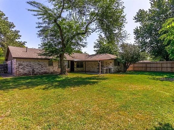 3rd image of 9215 Kempwood Dr