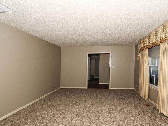 3rd image of 6609 S 67th East Ave