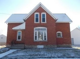 703 E Main St, Little Chute, WI 54140