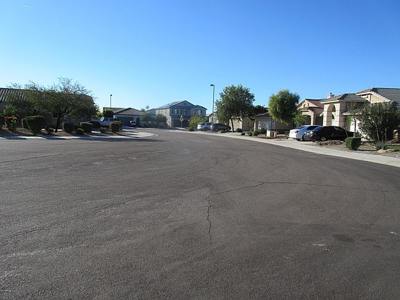 4th image of 262 N 167th Dr