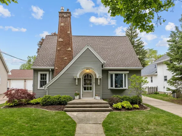 208 W Parkway Blvd, Appleton, WI 54911