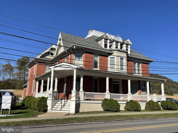104 North St, Millheim, PA 16854