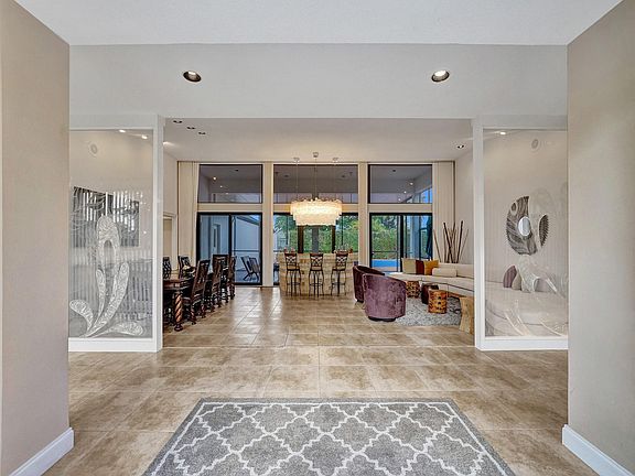 4th image of 5301 Woodlands Boulevard