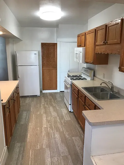 3 bed, 1182 sqft, $1,050 — Photo 2