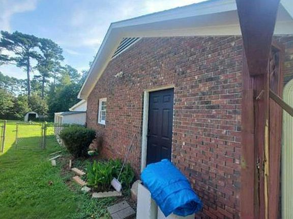 3rd image of 228 Ardmount Rd