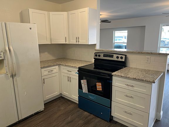 5th image of 206 E Arkansas St