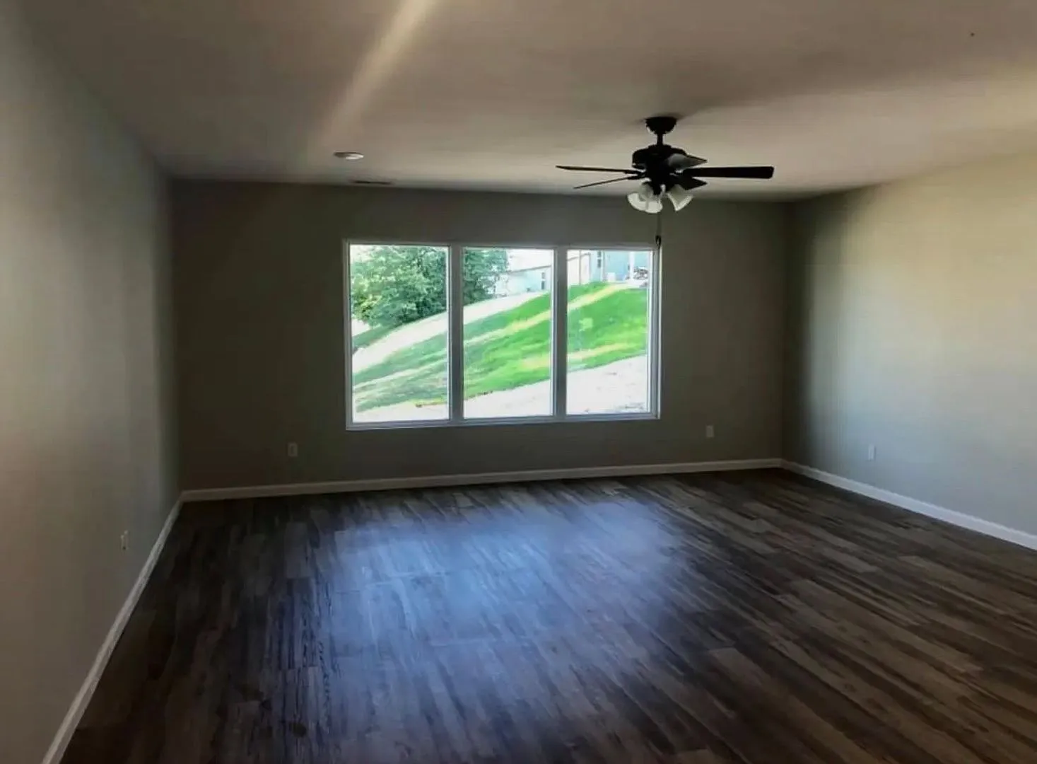 3 bed 1 bath single family home — Photo 2