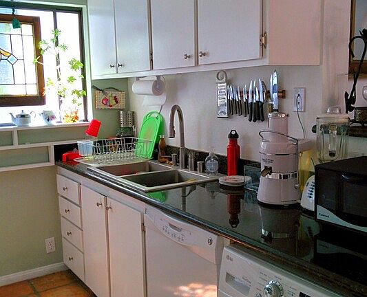 3rd image of 11650 Mayfield Ave APT 1