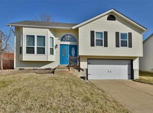 26 Sassafras Ct, Saint Charles, MO 63303