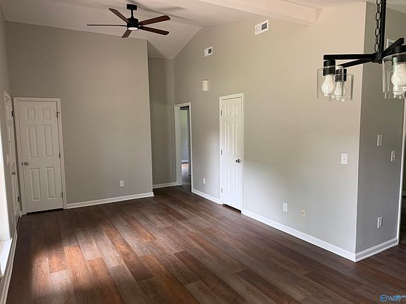 4th image of 14020 Sandhurst Dr SW