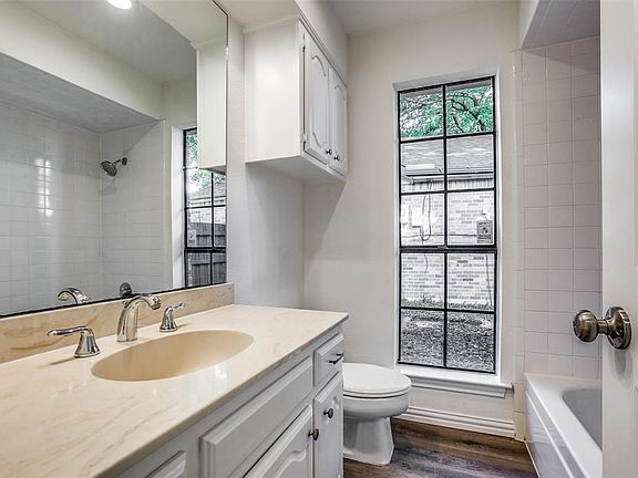 5th image of 2746 Laurel Oaks Dr