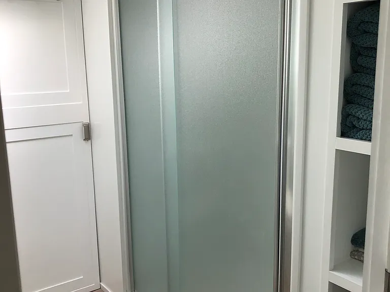 Bathroom - Stand up Shower