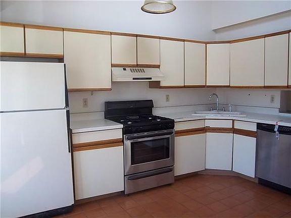 4th image of 12 Mayer Dr #12