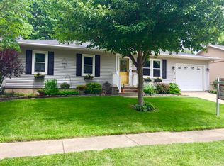 519 Devonshire St, Dixon, IL 61021