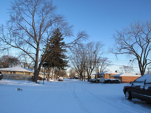 5th image of 16315 Woodbridge Ave