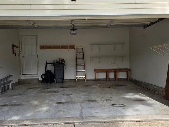 5th image of 6116 Cave Walk Ln