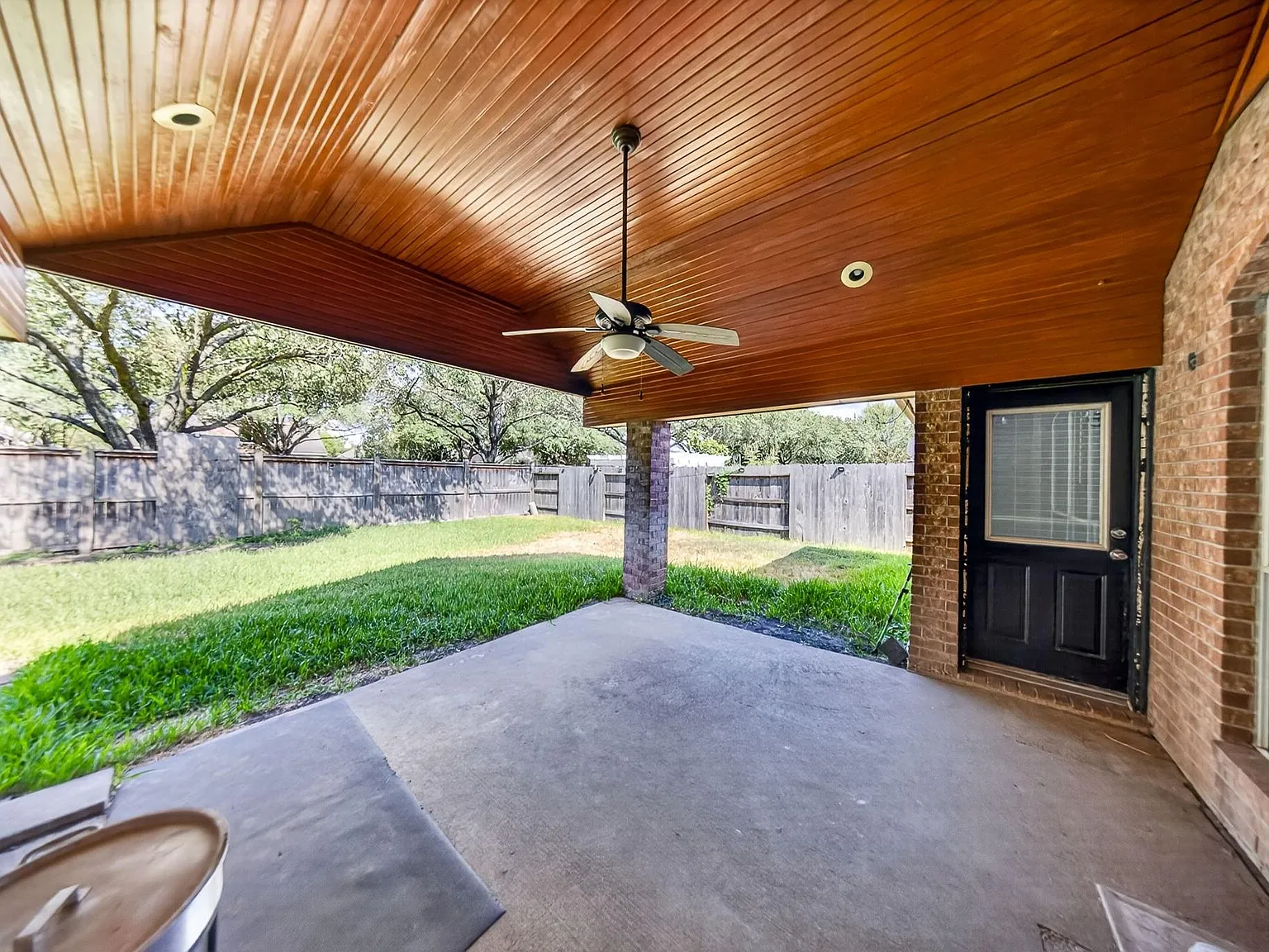 3 bed, 2.5 bath, 2272 sqft, $2,250 — Photo 3