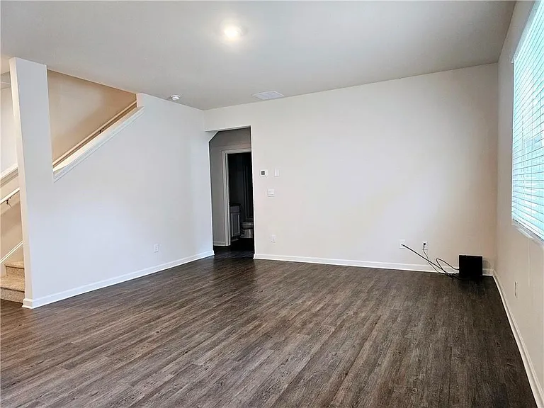 306 Walnut Grove Way — Photo 8