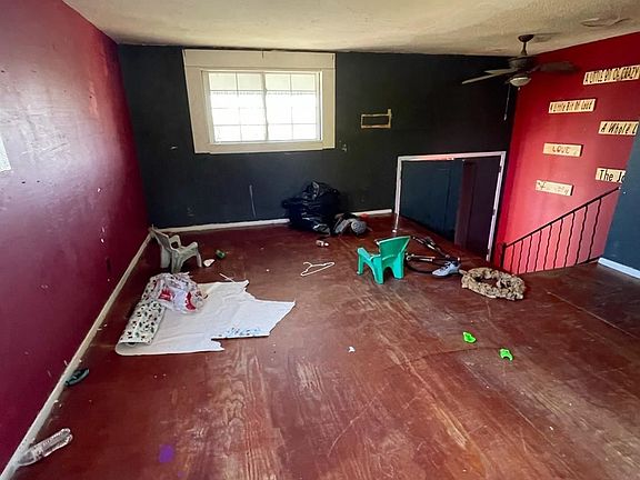 3rd image of 1741 Wichita Dr S