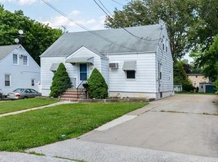 394 Ryders Ln, East Brunswick, NJ 08816