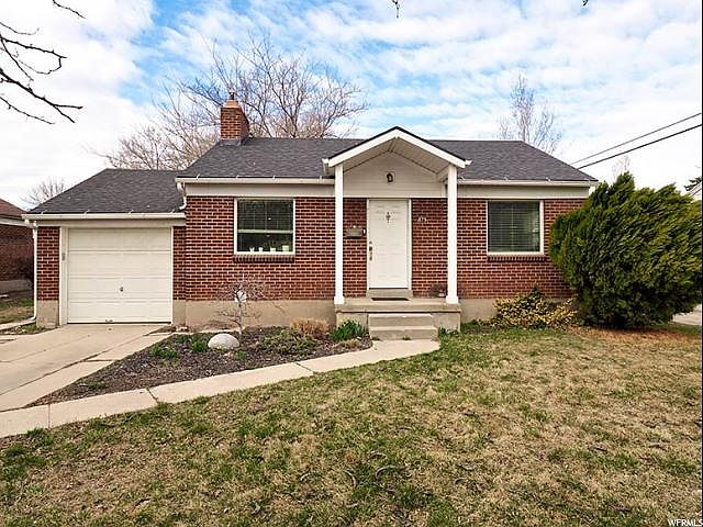 1st image of 879 N Poinsettia Dr
