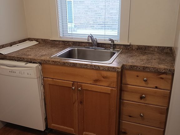 4th image of 416 W Lewis St #110