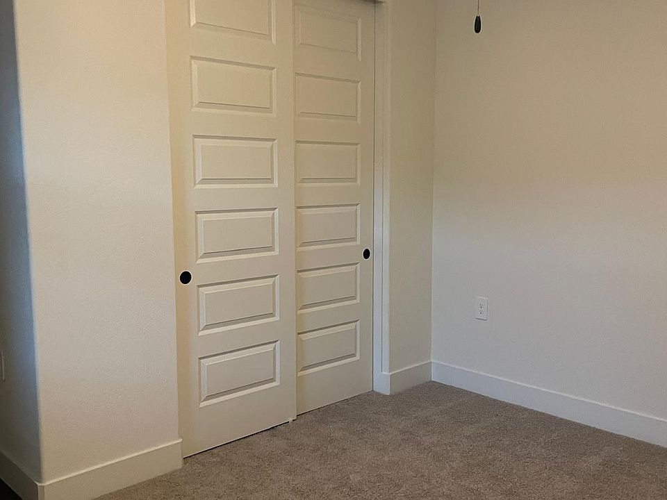 1st image of 87 Blueberry Ln