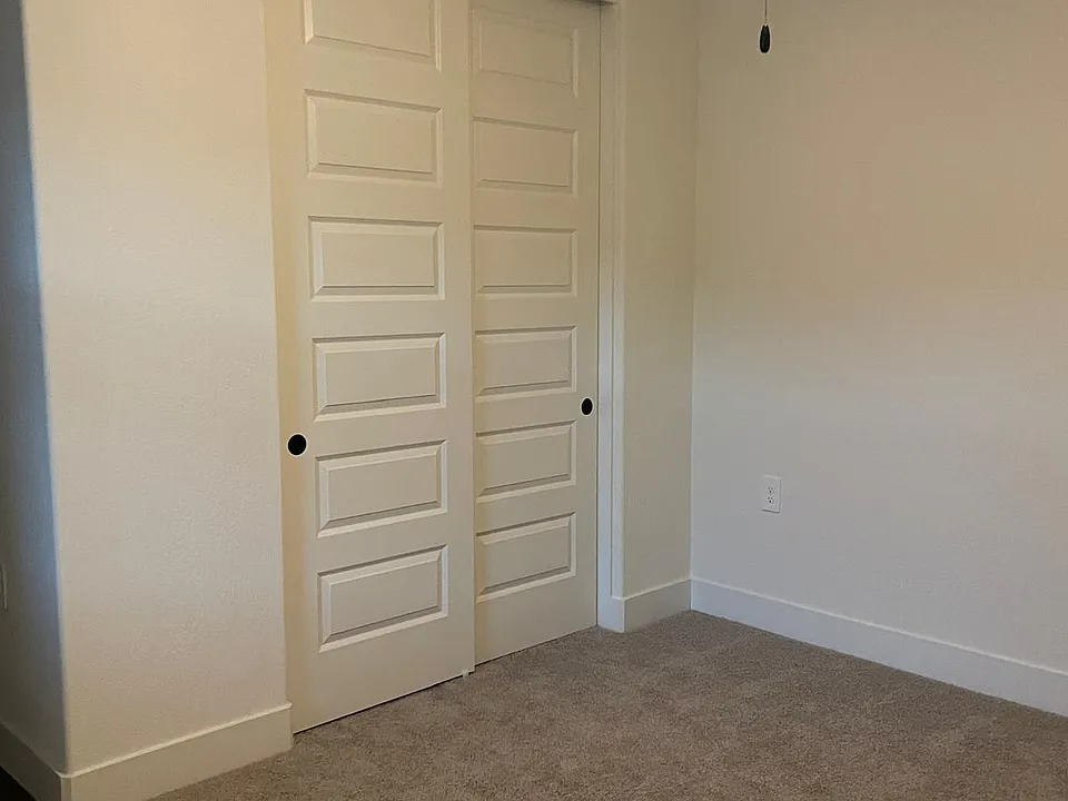 87 Blueberry Ln