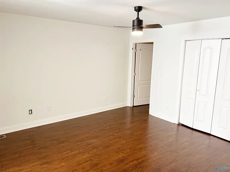 470 Shamrock Dr — Photo 25