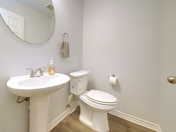 2nd image of 508 Abney St