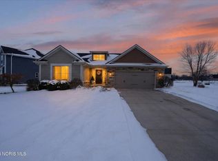 7741 Indian Town Rd, Maumee, OH 43537