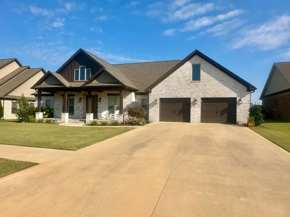 210 Chestnut Oak Dr, Florence, AL 35633