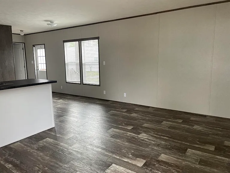 107 N Cedar — Photo 3
