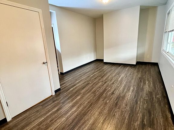 nice sized living room