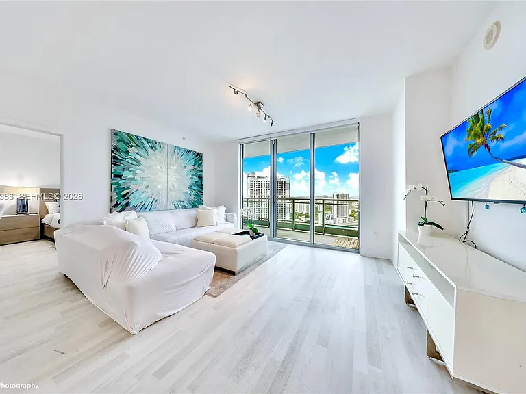 90 SW 3rd St #3109 — Photo 3