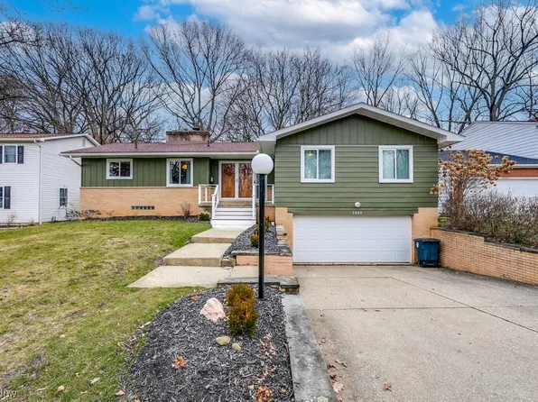 1333 Shanabrook Dr, Akron, OH 44313