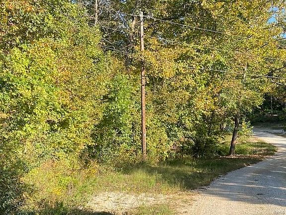 3rd image of 3 Pin Oak Dr