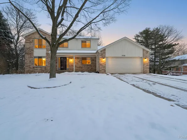 2728 Winter Park Ct, Rochester Hills, MI 48309