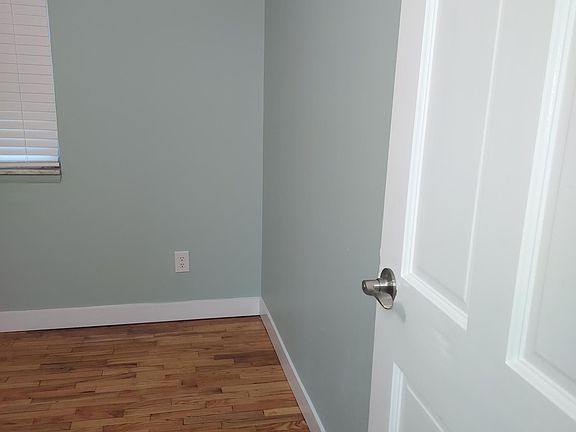 5th image of 2835 Marshall St