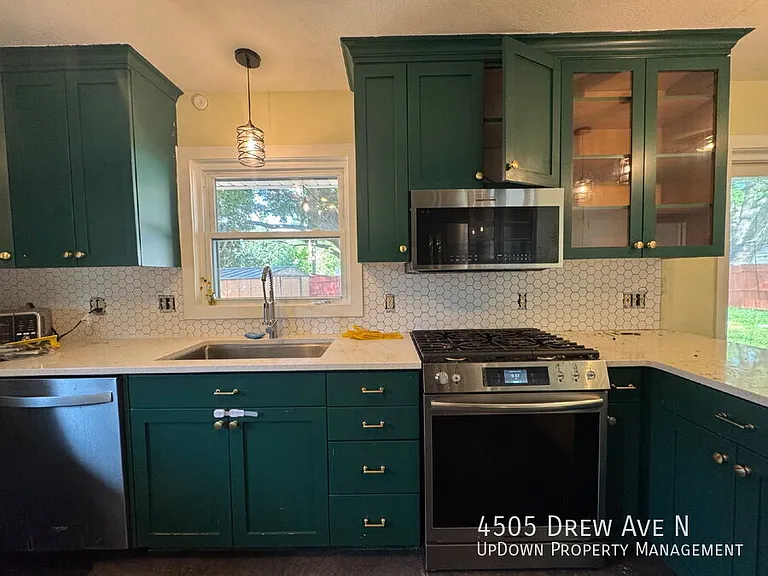 4505 Drew Ave N — Photo 4