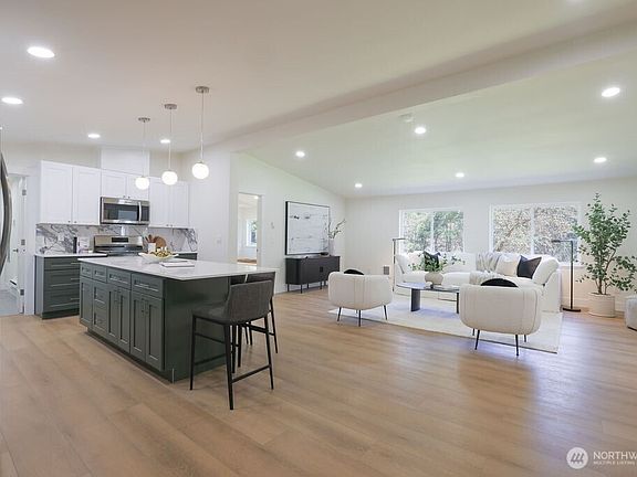 3rd image of 13317 Bandix Road SE