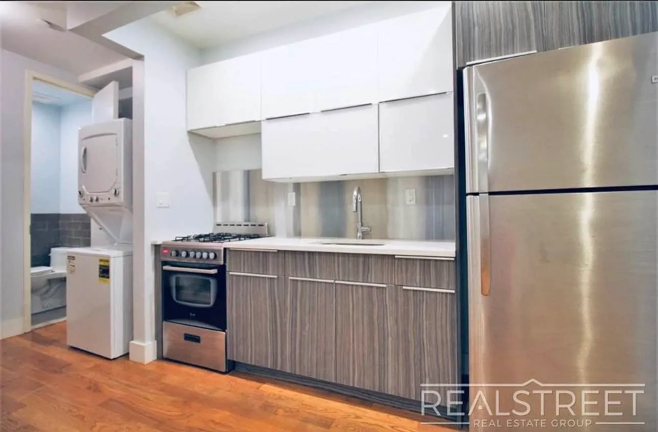 1137 Saint Mark's Avenue — Photo 3