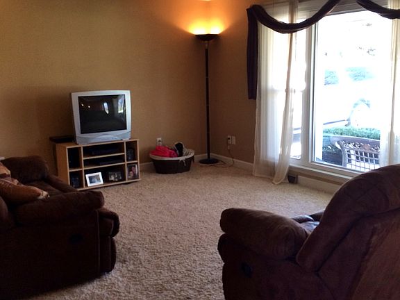 5th image of 2906 Hilltop Dr