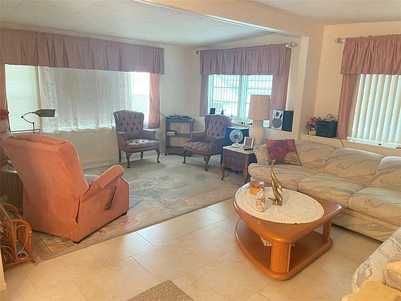 4th image of 1888 SW 85th Avenue