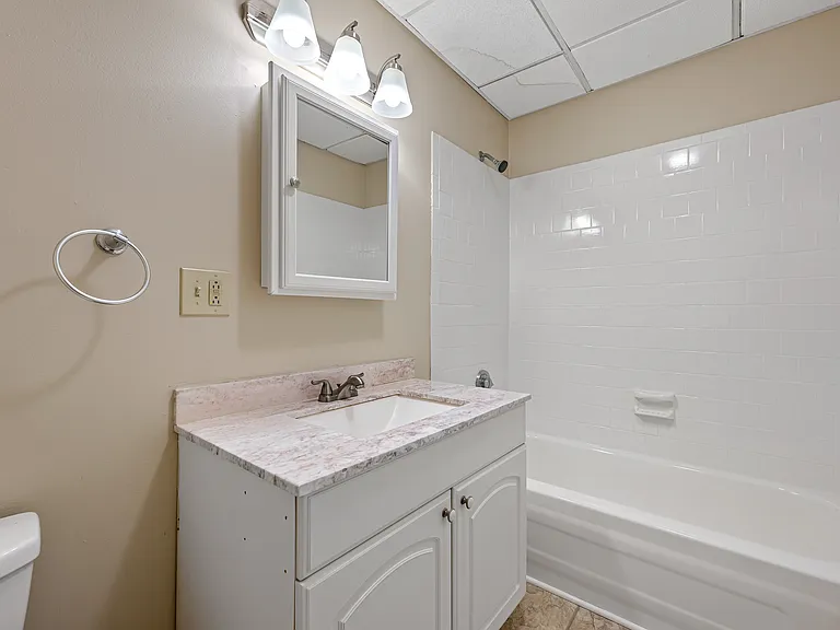 27 Chrome St #1 — Photo 16